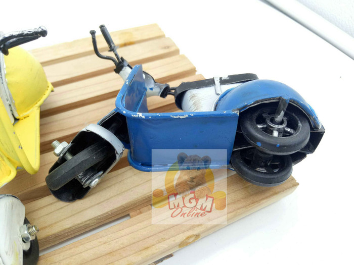 HANDMADE Pajangan Miniatur vespa / Motor vespa Klasik - Image 4