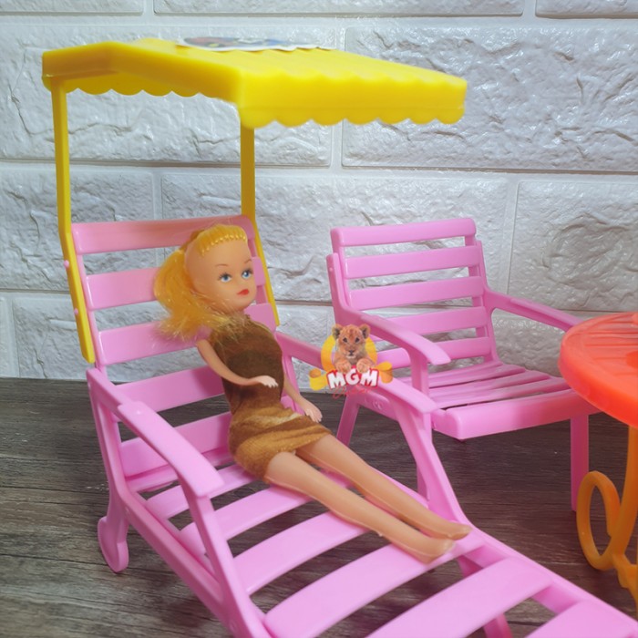 boneka berbi set pantai dengan bangku dan meja isi 2 boneka PROMO - Image 5