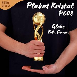 P608 Plakat kristal Bola Dunia Globe 29cm tinggi Crystal kaca Piala lomba